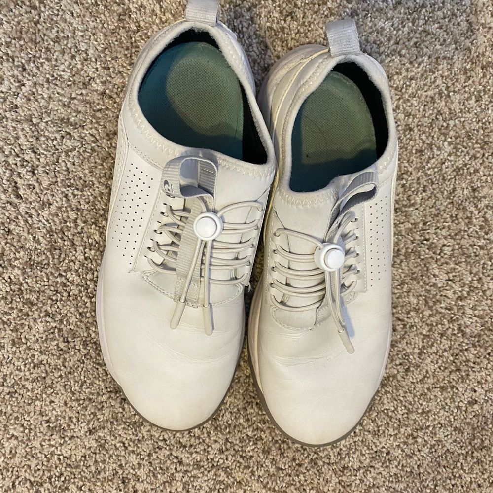 Clove sneakers